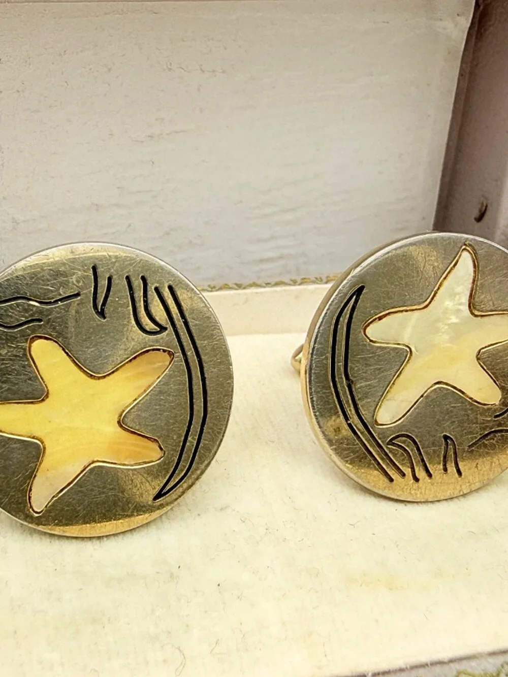 Swank Designer Signed Round Gold Plate MOP Starfish Beach Motif Cufflinks